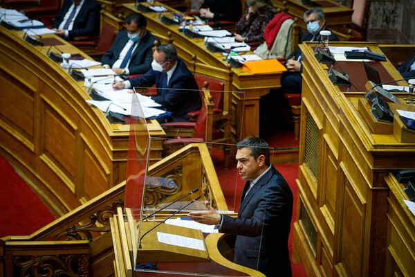Τσίπρας σε κυβέρνηση: «Έχετε χάσει τη μπάλα - Κάνετε το λιοντάρι στο γιατρό και την πάπια στον κλινικάρχη»