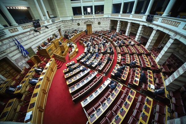 Άρση ασυλίας για Λοβέρδο - Σαλμά εισηγείται η Επιτροπή Κοινοβουλευτικής Δεοντολογίας