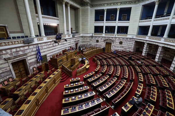 Βουλή: Υπερψηφίστηκαν οι αλλαγές για τη Διάσκεψη Προέδρων και την Εθνική Αρχή Διαφάνειας