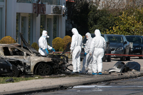 Έκρηξη στη Βουλιαγμένης: Υπήρχε βόμβα στην Πόρσε- Μαφιόζικο χτύπημα