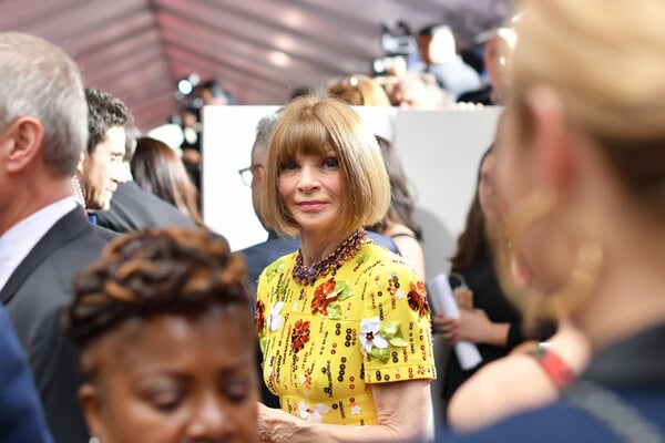 Anna Wintour: Δεν μας επιτρέπεται στην εποχή που ζούμε να μην υποστηρίζουμε αυτό που πιστεύουμε