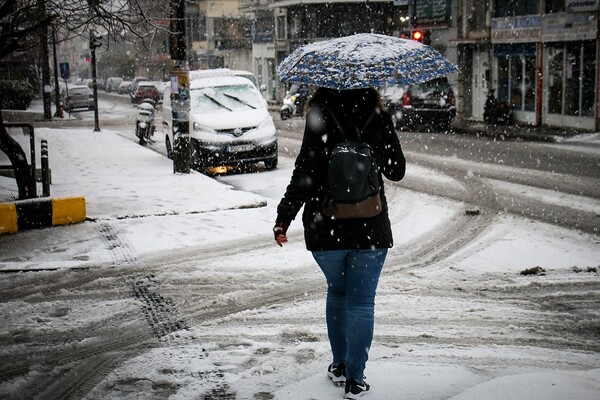 Ο καιρός του Σαββάτου: Παγετός, χιόνια και θυελλώδεις άνεμοι στο Αιγαίο