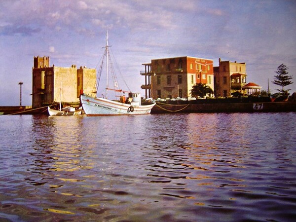 Η περιοχή του Τριγώνου στο λιμάνι της Χίου, τη δεκαετία του '60