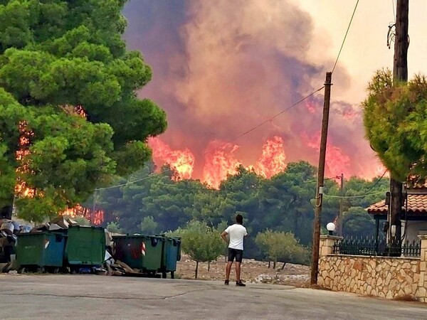 Δύσκολη νύχτα για τη Ζάκυνθο - Μάχη με τις φλόγες και αγωνία για τα πύρινα μέτωπα