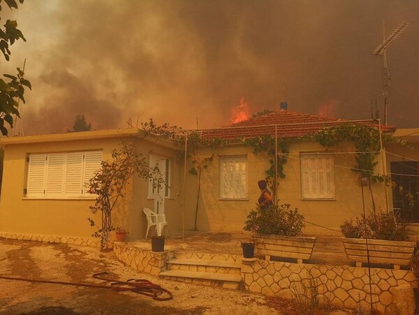 Μαίνεται η πυρκαγιά στην Ζάκυνθο - Εκκενώνεται και δεύτερο χωριό