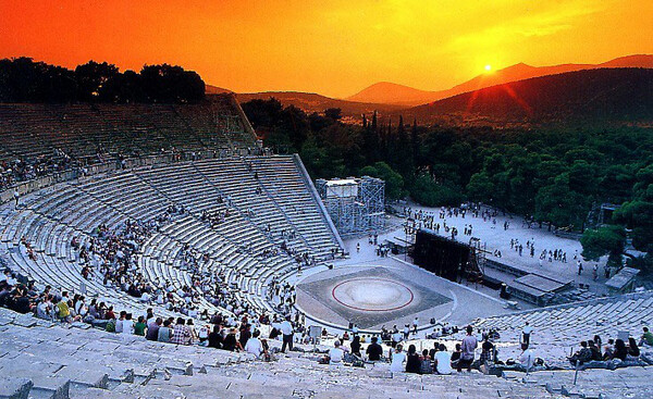 Ανακαλύπτοντας το αρχαίο ελληνικό θέατρο μέσα από το Κέντρο Ανοικτών Διαδικτυακών Μαθημάτων Mathesis
