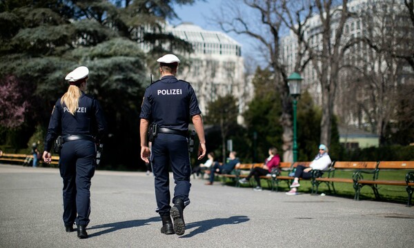 Βιέννη: Πρόστιμο σε άνδρα που απελευθέρωσε «πολλά εντερικά αέρια» μπροστά σε αστυνομικούς