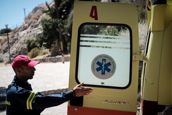 Πεθαίνοντας το 2019 μέσα σε ένα ασθενοφόρο