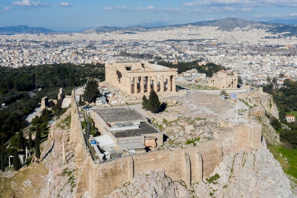 Ημέρες κορωνοϊού στην άδεια Αθήνα - Φωτογραφικό οδοιπορικό στην πόλη