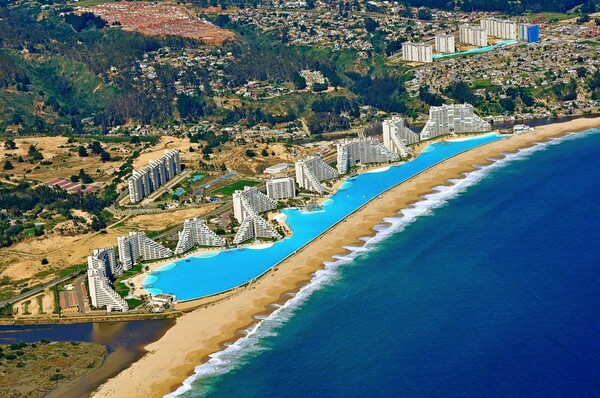 Η μεγαλύτερη πισίνα στον κόσμο βρίσκεται στη Χιλή και είναι 77.000 τ.μ.