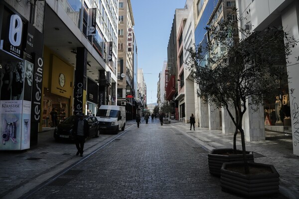 Ημέρες κορωνοϊού στην άδεια Αθήνα - Φωτογραφικό οδοιπορικό στην πόλη