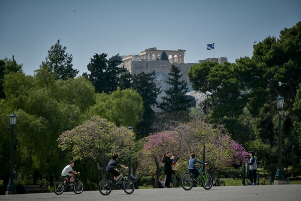 NYT: Η δοκιμασμένη από την κρίση Ελλάδα αντιμετώπισε τον κορωνοϊό καλύτερα από πλούσιες χώρες