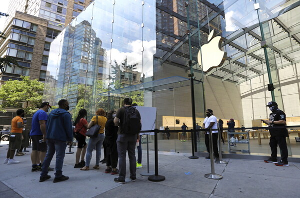 H Apple κλείνει ξανά κάποια καταστήματα στις ΗΠΑ- Λόγω κορωνοϊού