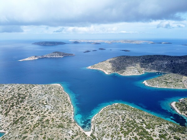 Από τι κινδυνεύουν οι ελληνικές θάλασσες; Η υδροβιολόγος Αναστασία Μήλιου μάς μιλά από τους Λειψούς.