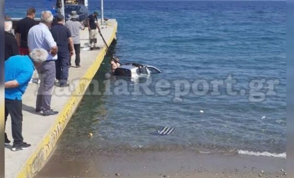Αρκίτσα: Zευγάρι ηλικιωμένων έπεσε με το αυτοκίνητο στη θάλασσα, ενώ έμπαινε στο πλοίο