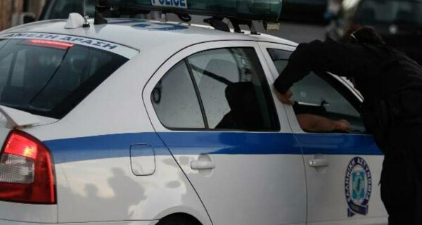 Θεσσαλονίκη: Πέταξαν δέμα ναρκωτικών από το παράθυρο του αυτοκινήτου