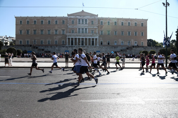 Χιλιάδες Αθηναίοι στο γύρο ενάντια στον καρκίνο του μαστού - Greece Race for the Cure