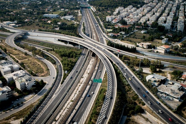 Μεγάλες καθυστερήσεις στην Αττική Οδό - Λόγω τροχαίου