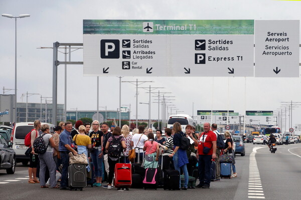 Ξανά προβλήματα στο αεροδρόμιο της Βαρκελώνης - Ακυρώνονται πτήσεις