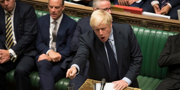 Brexit: Απειλούν με παραίτηση βουλευτές του Τζόνσον - Αναβρασμός στη Βρετανία για το no deal
