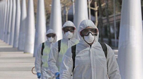 Ξεπέρασαν τις 13 χιλ. παγκοσμίως τα θύματα του κορωνοϊού - Δεν αρκεί η απομόνωση, λέει ο ΠΟΥ