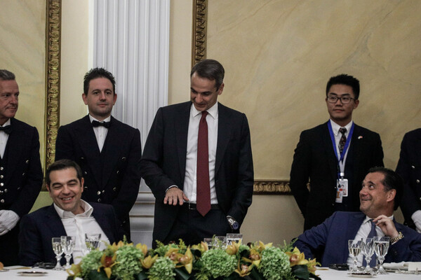 Η δεξίωση στο Προεδρικό: «Πηγαδάκια», θερμές χειραψίες και χαμόγελα στο επίσημο δείπνο για τον Πρόεδρο της Κίνας