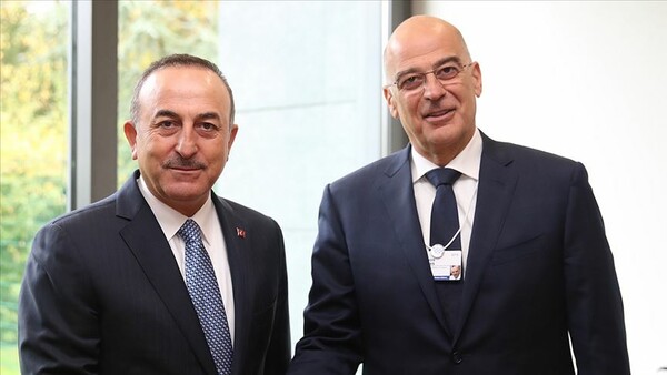 Τηλεφωνική επικοινωνία Δένδια - Τσαβούσογλου