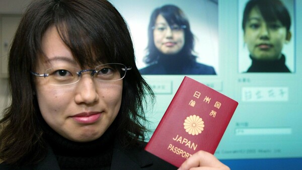 Διαβατήρια προς πώληση: Πώς η ελίτ περνά από «κλειστά» σύνορα εν μέσω πανδημίας