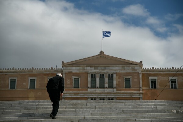 Κορωνοϊός: Σε λειτουργία γραμμές υποστήριξης - Από τον δήμο Αθηναίων