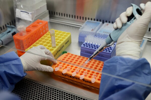 Κορωνοϊός: Πιθανόν τον Σεπτέμβριο το εμβόλιο - Η εταιρεία AstraZeneca έχει παραγγελίες για 400 εκατ. δόσεις