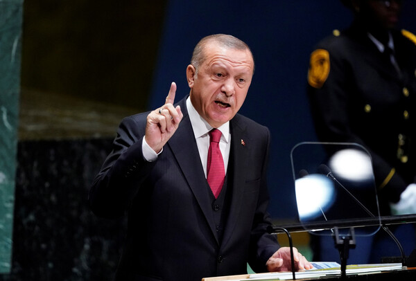 Απειλεί την Ευρώπη ο Ερντογάν: Θα σας στείλω 3,6 εκατομμύρια πρόσφυγες