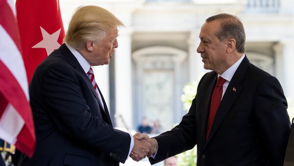 Τουρκία και ΗΠΑ συμφώνησαν κατάπαυση πυρός στη Συρία - Σταματά για 120 ώρες η εισβολή του Ερντογάν