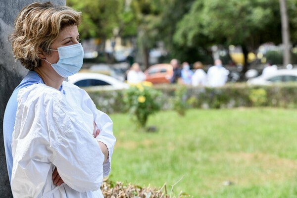 Παγώνη: Το ΕΣΥ είναι στα όριά του - Άνοιγμα σχολείων με μάσκες, αν χρειαστεί