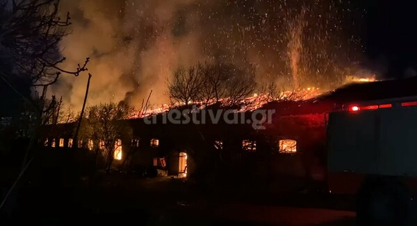 Θεσσαλονίκη: Φωτιά στο πρώην στρατόπεδο Κόδρα, ολονύχτια μάχη έδωσε η πυροσβεστική
