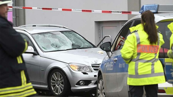 Γερμανία: Πιθανώς εσκεμμένη η επίθεση με αυτοκίνητο σε καρναβάλι - 30 οι τραυματίες, 7 σοβαρά