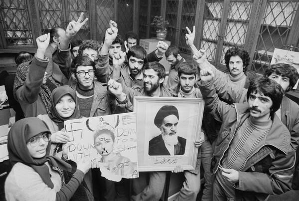 Περσέπολις 1971: To φαραωνικό πάρτι του Σάχη της Περσίας που κατέληξε στην ατιμωτική εξορία του