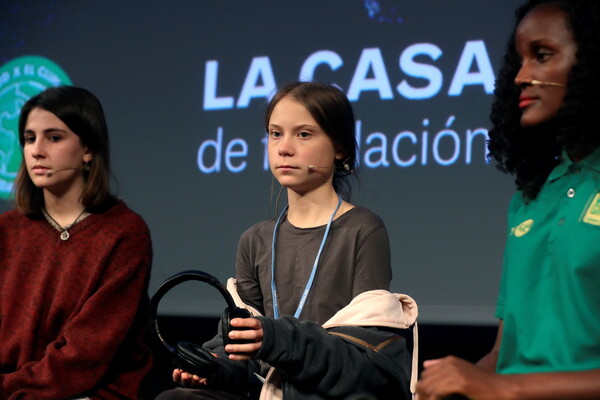 Φρενίτιδα για την Γκρέτα Τούνμπεργκ στη Μαδρίτη - Υποδοχή σταρ για την 16χρονη ακτιβίστρια