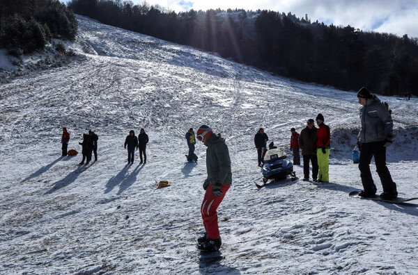 Ελατοχώρι Πιερίας: Σκι και snowboard στο χιονοδρομικό κέντρο