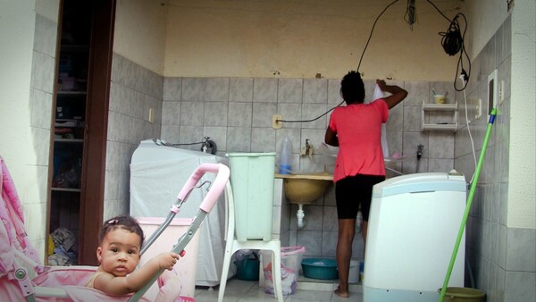 Βραζιλία: με τα περιοριστικά μέτρα, η αστική τάξη ανακαλύπτει τις δουλειές στο σπίτι