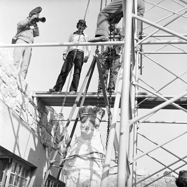 Η μέρα που οι Καρυάτιδες κατέβηκαν από το Ερέχθειο - 10 ιστορικές φωτογραφίες του 1979