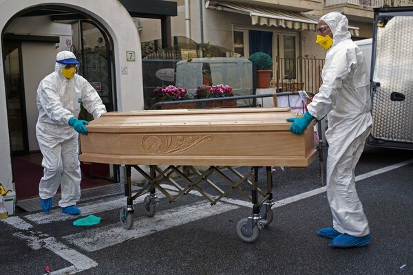 Ιταλία: 368 νεκροί σε μια ημέρα - Πάνω από 3.500 νέα κρούσματα