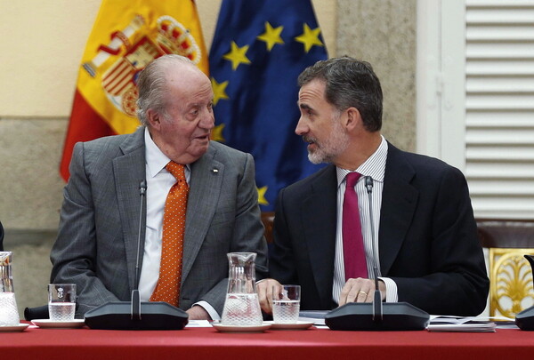 Ισπανία: Πληθαίνουν οι αποκαλύψεις για τον Χουάν Κάρλος, έρευνες σε Ισπανία και Ελβετία