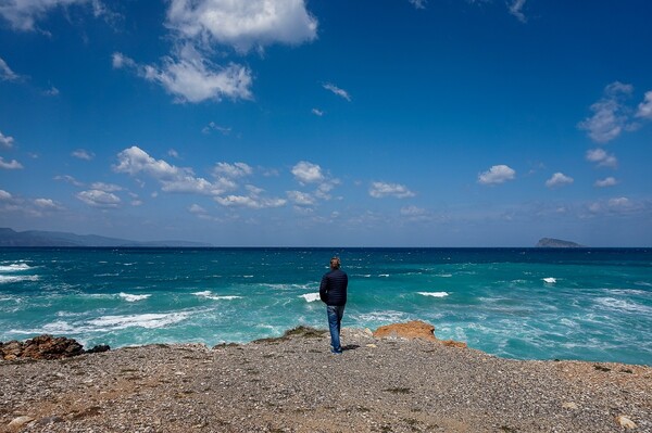 Μικρή βελτίωση του καιρού και άνοδος της θερμοκρασίας