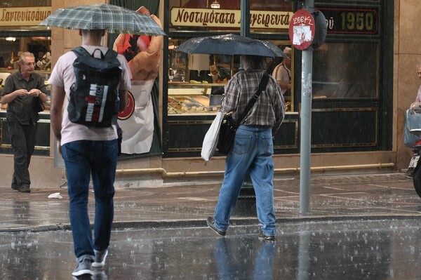 Ο καιρός σήμερα: Νεφώσεις με κατά τόπους καταιγίδες - Βροχές και στην Αττική