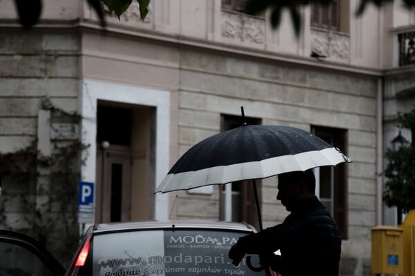 Καιρός: Βροχές, καταιγίδες και κρύο σήμερα