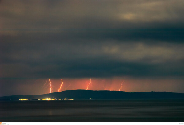 Meteo: Ισχυρές καταιγίδες από σήμερα - Ποιες περιοχές θα πληγούν