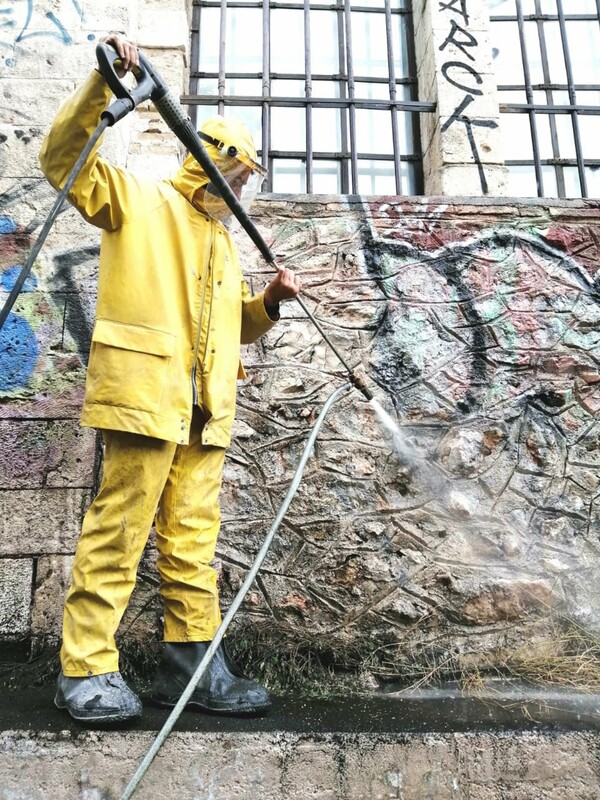 Αθήνα: Καθαρό από γκράφιτι το ιστορικό κτίριο «Πιλ-Πουλ»
