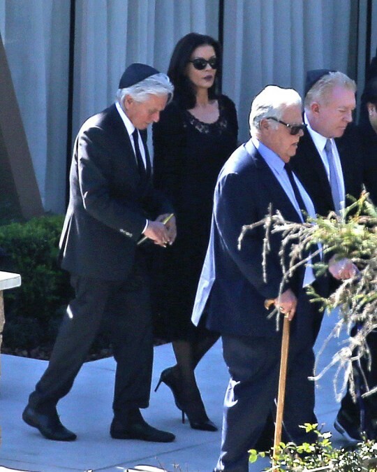 Το «αντίο» στον Κερκ Ντάγκλας: Σε κλειστό κύκλο η κηδεία του στο Λος Άντζελες