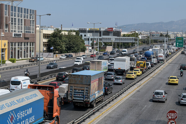 Μποτιλιάρισμα στον Κηφισό έπειτα από καραμπόλα τριών οχημάτων