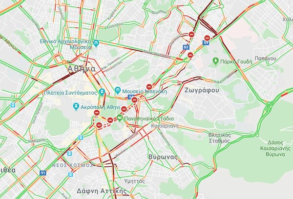 Χάος από την κίνηση στην Αθήνα - «Στα κόκκινα» οι δρόμοι σε όλο σχεδόν το κέντρο
